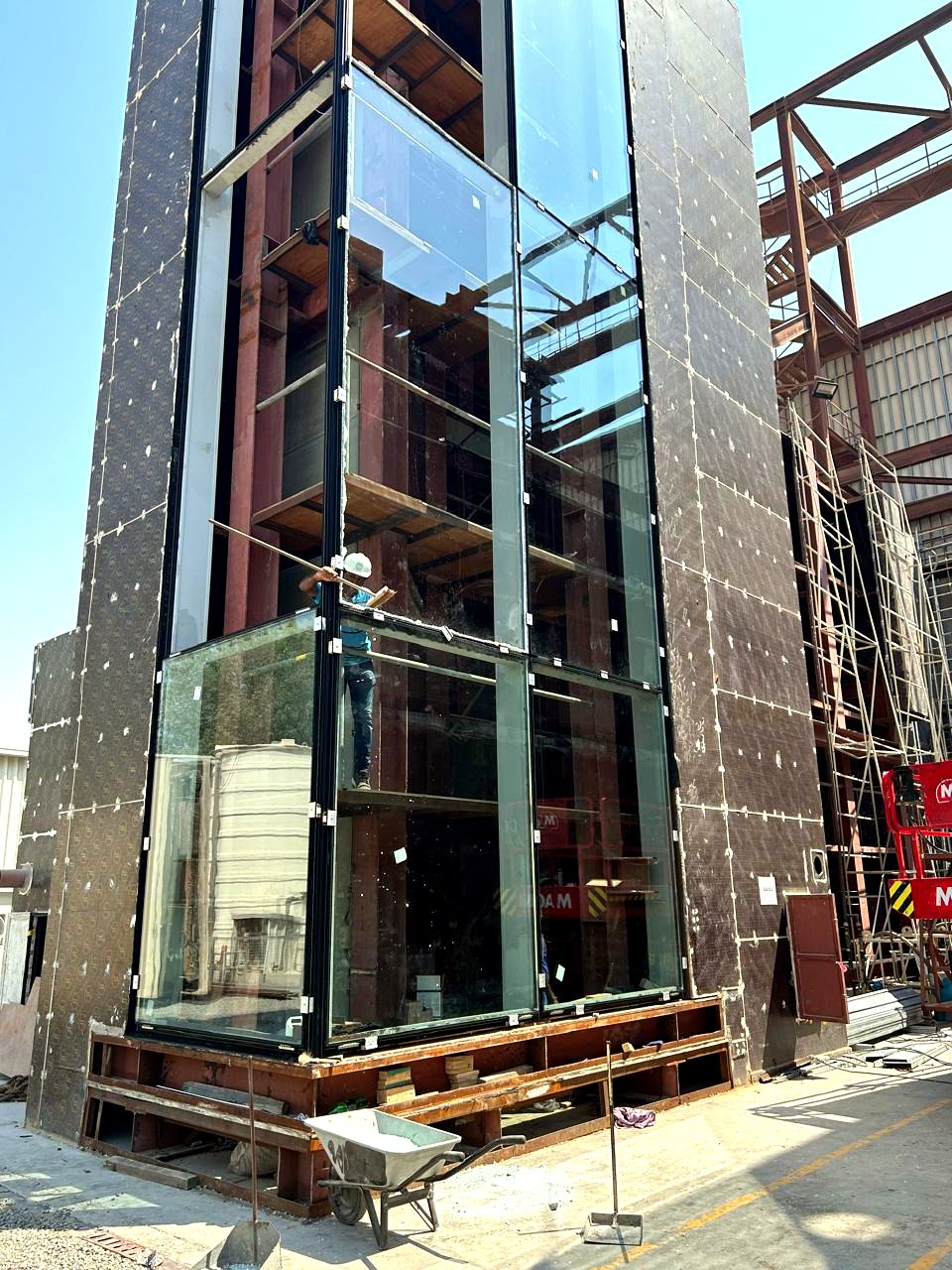 Glazing installation